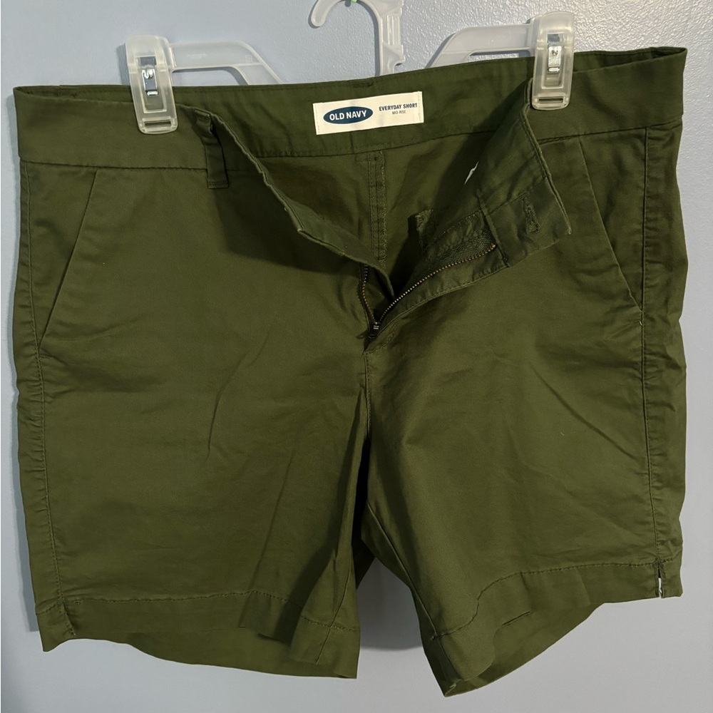 Old Navy Everyday Shorts Green Women’s Size 12 No Tags But Brand New